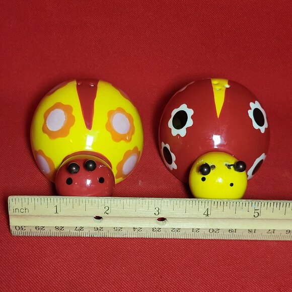 Ladybug Garden Colorful Ceramic Salt & Pepper Shakers - Picture 8 of 10